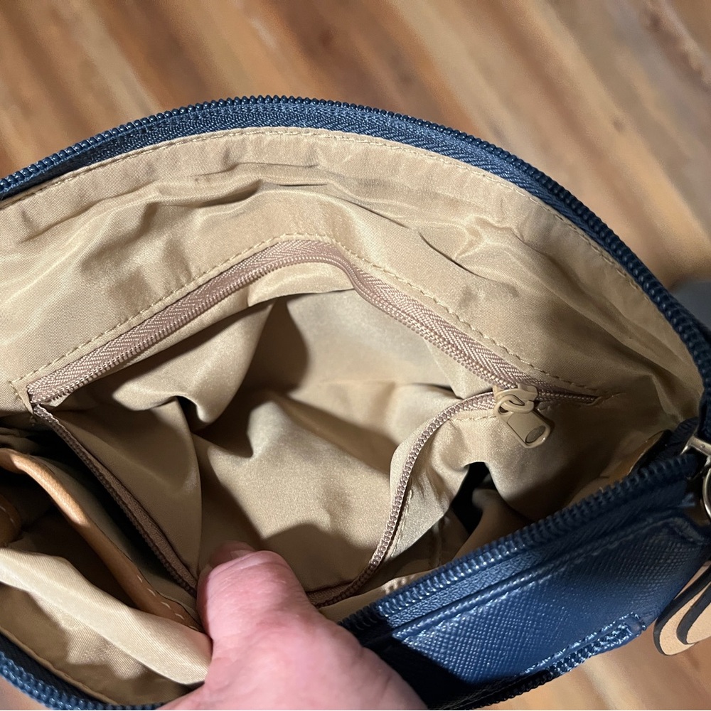 Giani Bernini Navy &Tan Crossbody Bag, EUC, man made material, clean, 9 x 8.5” - Picture 12 of 15